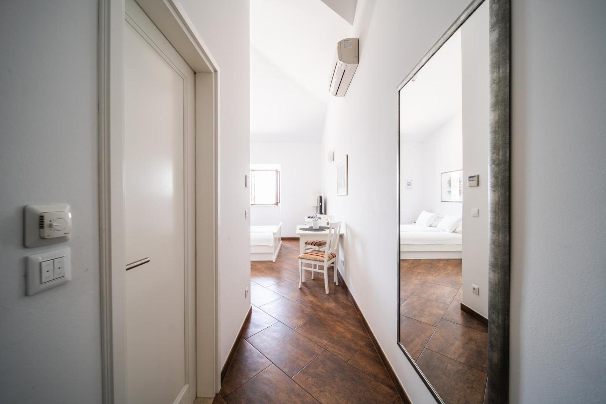 סלאנו Apartments Vila Riva מראה חיצוני תמונה